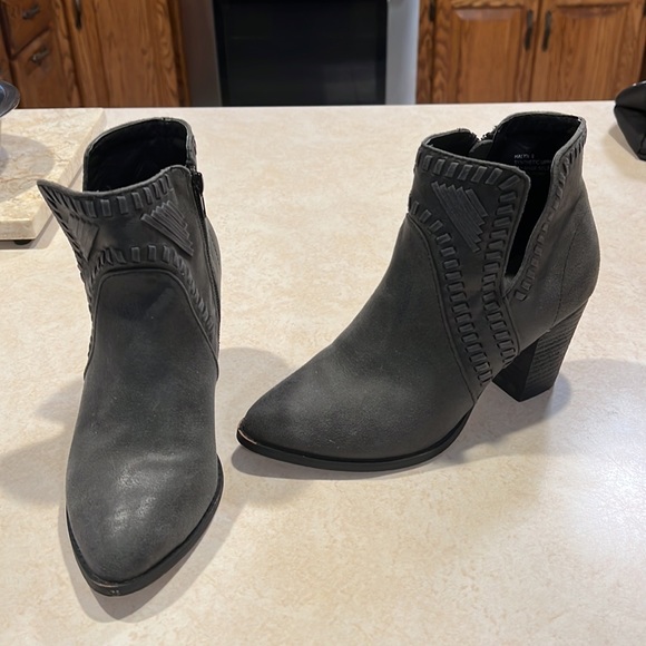 ZIGI SOHO / Halyn / size 8 - Picture 2 of 6